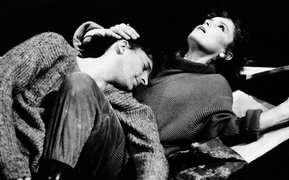 Euripidés: ORESTÉS. režie Jan Nebeský, 1991; David Prachař / Orestés, Lucie Trmíková / Elektra; foto Pavel Štoll