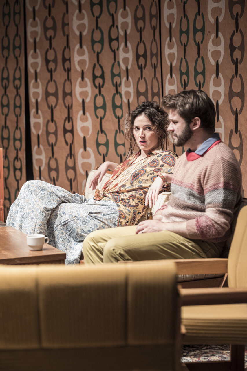 <b>T. Vinterberg, M. Rukov: KOMUNA</b><br><br>Markéta Stehlíková, Jakub Burýšek

<br><br>foto:  Pavel Nesvadba