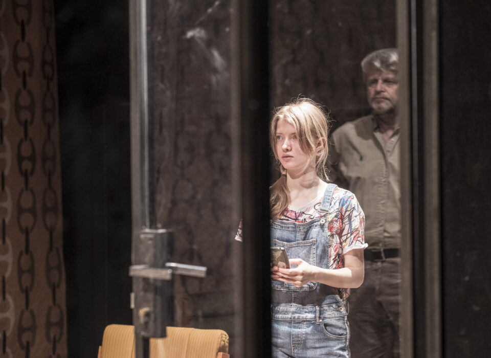 <b>T. Vinterberg, M. Rukov: KOMUNA</b><br><br>Josefína Marková, Vasil Fridrich

<br><br>foto:  Pavel Nesvadba
